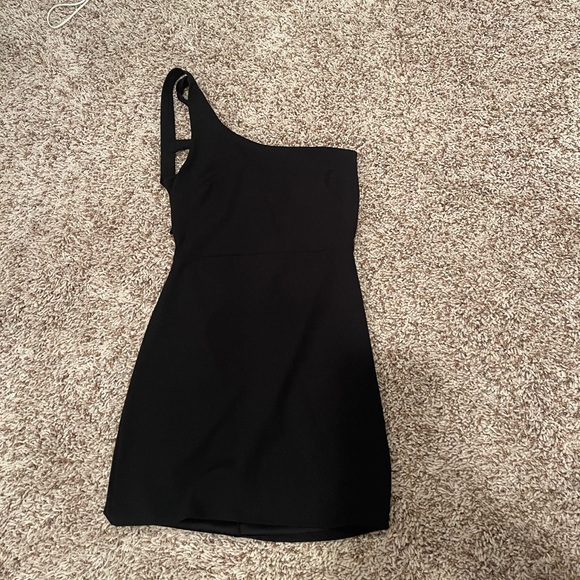 One Shoulder Black Dress - Picture 1 of 4